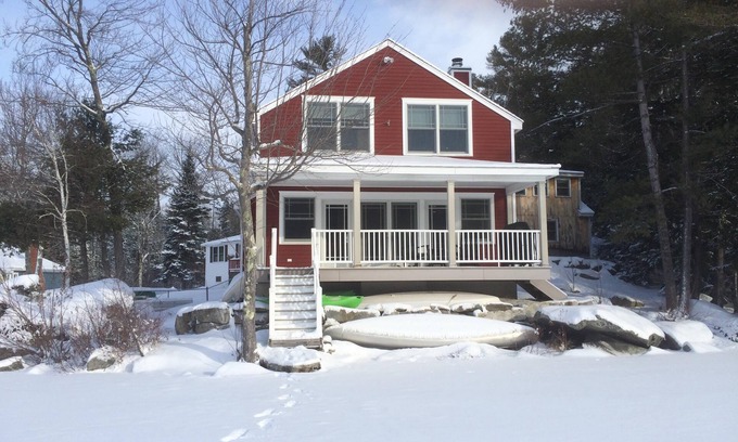 Mount Sunapee House | Mt View Lake/Mt Sunapee Ski House, 5 minutes to lifts!