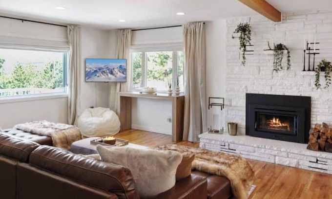 Nederland House | Mt View Retreat near Eldora Ski w/Peloton, Sauna, & Hot Tub
