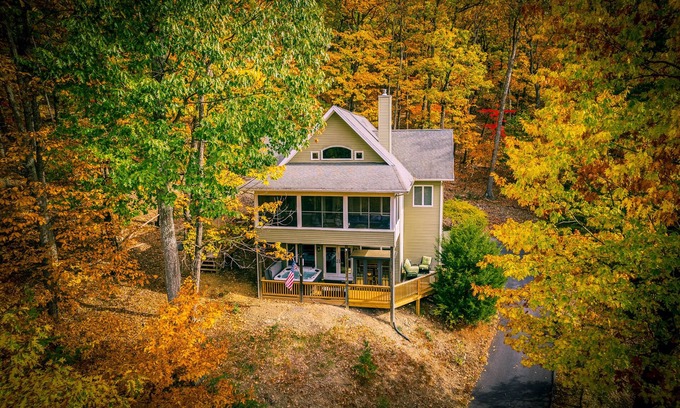 Massanutten House | Mt Views - Sauna - Hot Tub - Adulting - Game Room