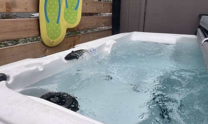 Michigan City House | MTM Premier, Close to Beach, Hot Tub, Fire Pit