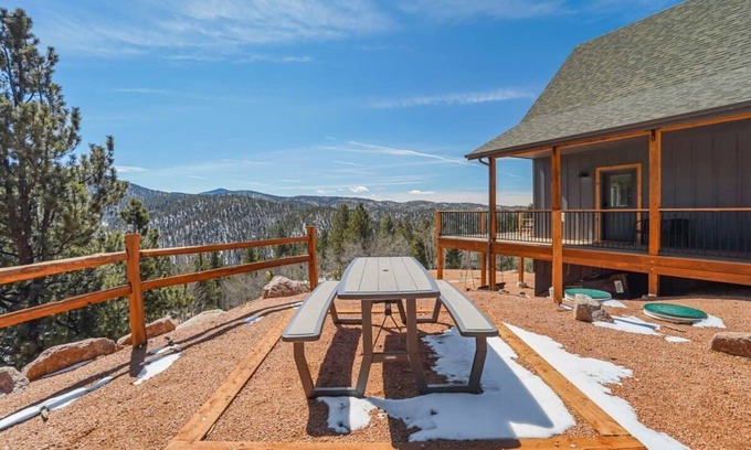 Rainbow Valley Cabin | MTN Cabin, Peaceful Getaway, Breathtaking Views!