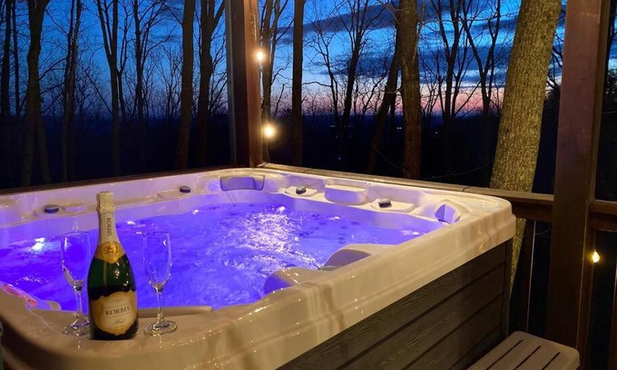 Walnut Mountain House | MTN Cabin Sleeps 10 - 5 Mins To Fishing & Camping