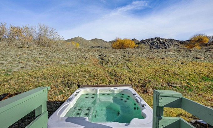 Weldon House | Mtn-View Weldon Home: Walk to Pacific Crest Trail