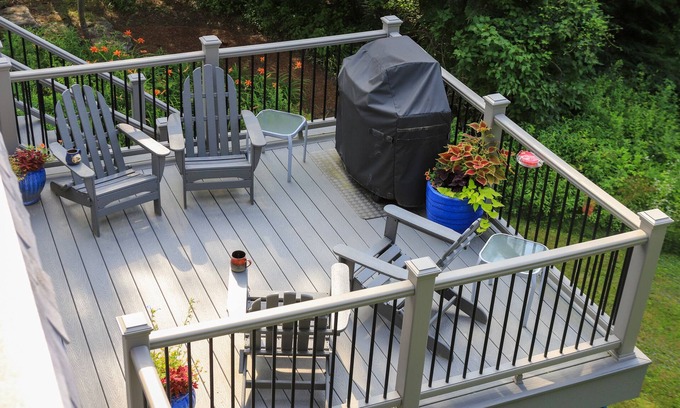 Sunapee House | Mtn Views. Backyard sledding hill. Pet-friendly.