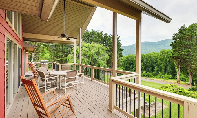 Swannanoa House | Mtn Views & Hot Tub: 6-Acre Blue Ridge Retreat!