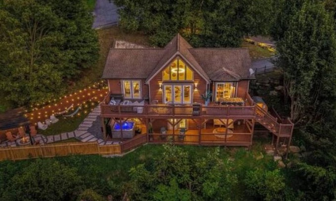 Waynesville Cabin | Mtn Views, HotTub, Sauna, Outdoor Theater, FirePit