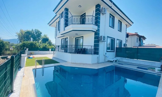 Mentese Villa | Muğla Dalamanda Kiralık Havuzlu Müstakil Eşyalı 6 Kişilik Villa