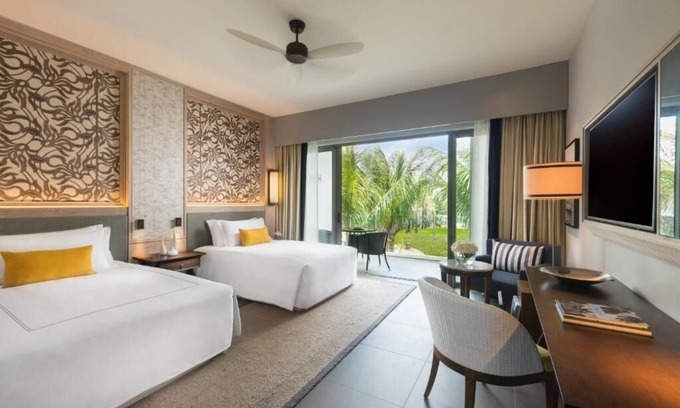 Plaine Magnien Hotel | Explore Chamarel Waterfall! 3 Contemporary Units, Swimming Pool, Free Parking!
