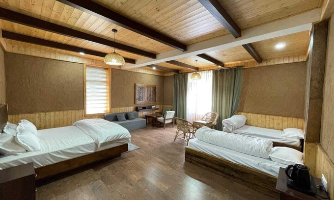 Keylong Hotel | Mud Essence