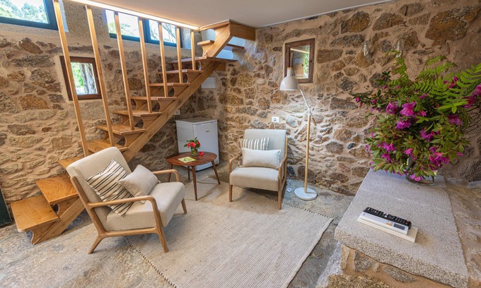 Entrerrios Bed & Breakfast | Muiño de Arriba Suite: restored old water mill with jacuzzi