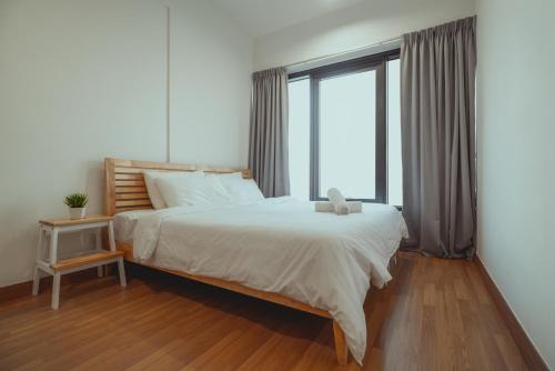 Downtown George Town Apartment | Muji Home 1 - Sea and City View 2BR at 218 Tropicana NEAR Komtar FoodHeaven with Netflix & TV Box