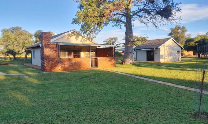 Swartwater Cabin | Mukumbura Swartwater