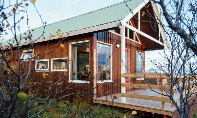 Borgarnes Cabin | Mulakot Cosy Cabins