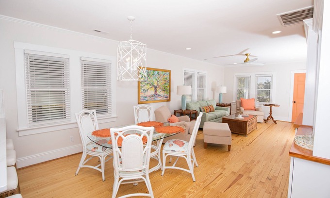 Morehead City Cottage | Mulberry Cottage 5 Blocks to Beaufort Waterfront - 205/1-2, 295 for 3/4 people