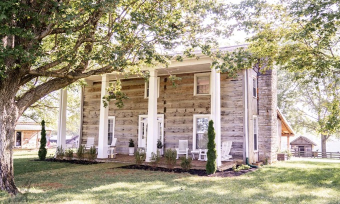 Columbia House | Muletown Manor: Where Heritage Lives On