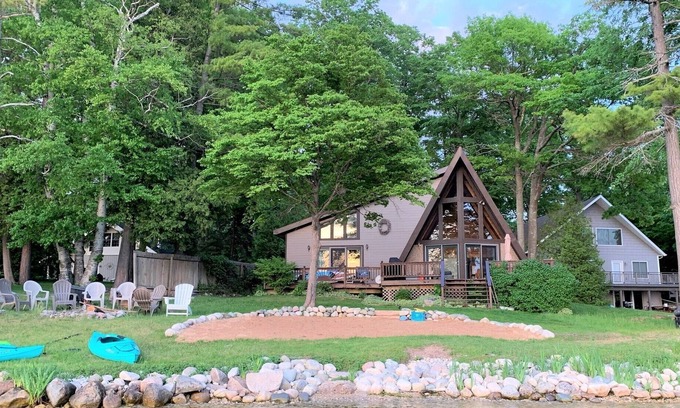 Parrott Point House | Mullett Lake Home - Family Friendly Up North Lake House!