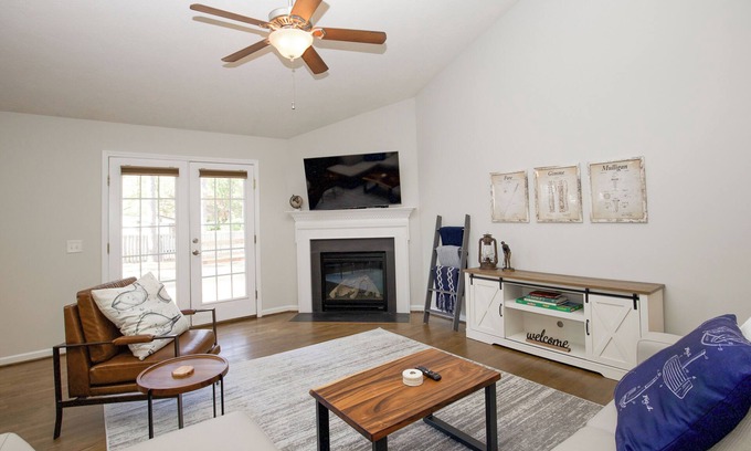 Pinehurst House | Mulligan Manor - Pinehurst Home With Movie Room, Pool Table, Deck, and More!