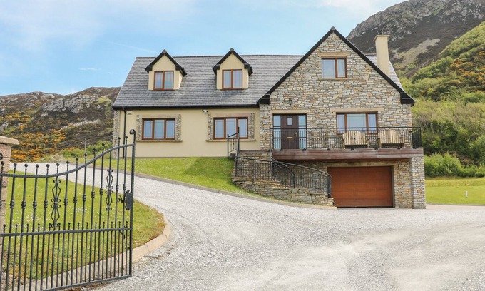 Burnfoot House | MULROY VIEW, pet friendly, with a garden in Kerrykeel, County Donegal