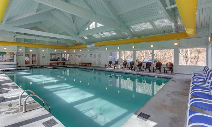 Basye Condo | Multi-Level Mountain Stay w/Pool