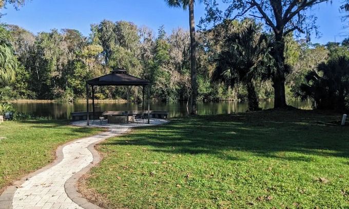 Dunnellon House | Multi-Night Discounts/Comp Days Nov 1 - Mar 1, Pet Friendly/Sleeps 15