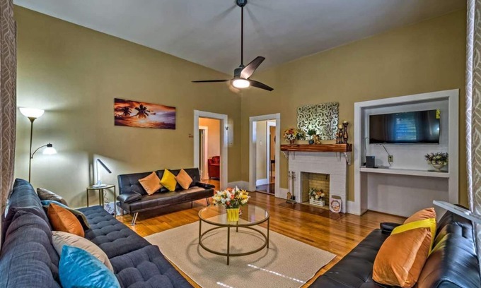 Horse Cave House | Multifamily Mammoth Cave Inn Sleeps 15 Infants Welcome