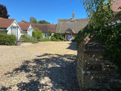 Alweston House | Munden House