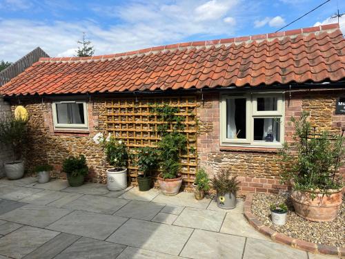 Dersingham House | Munjac Muse