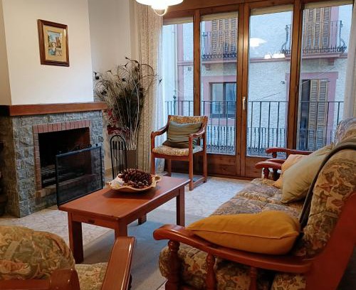 Camprodon Apartment | Muralla