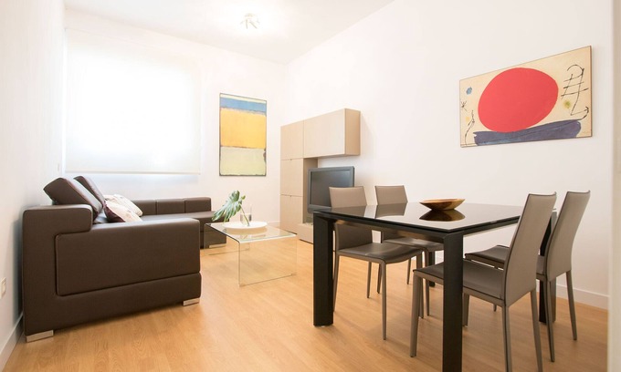 San Gil Apartment | Murallas Apartment with gargae 4 pax