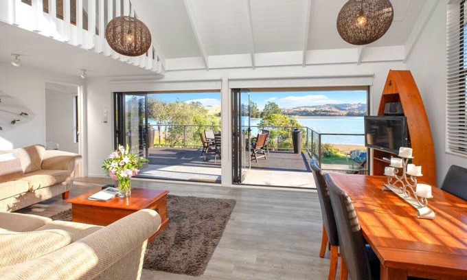 Raglan Apartment | MURITAI WATERS - incredible waterfront location