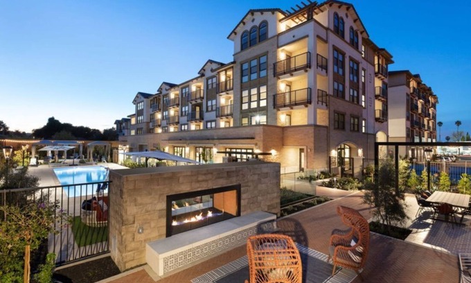 Sunnyvale Condo | Murphy Station 2BR Condo w Fitness & Pool