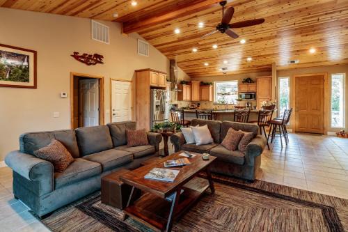 Bass Lake House | Murray Lake Retreat