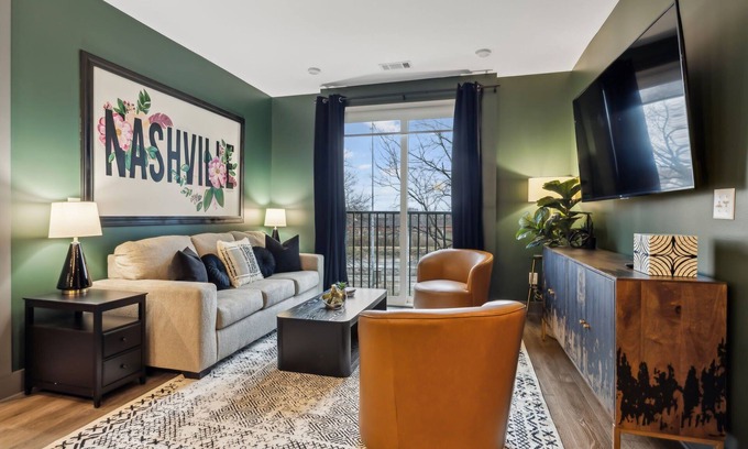 South Nashville Condo | Music City Muse Downtown, 5 Mins to Lower Broadway, Rooftop & Gym!