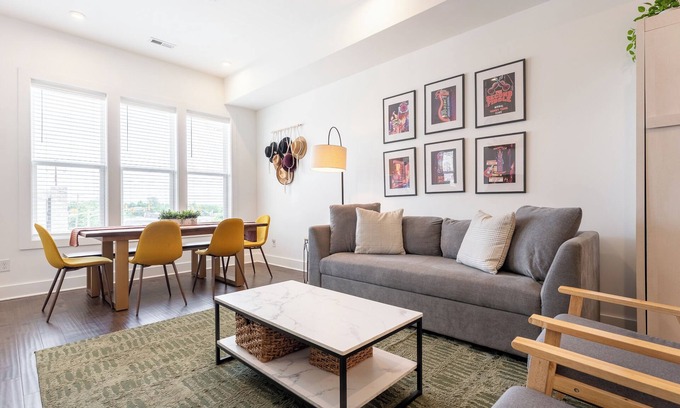 Madison House | Music City Sweetheart - Rooftop Oasis