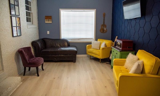 Statesboro House | Music on Marvin 2 Mins to GSU, Shopping, and Food