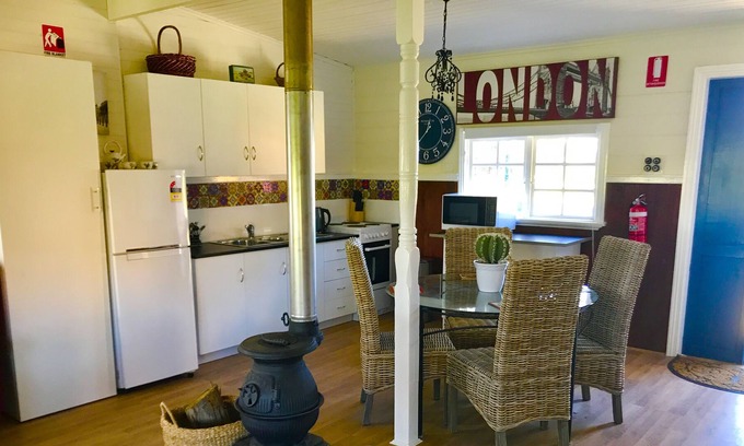 Darnum Cottage | Musical Village Retreat: A Taste Of London