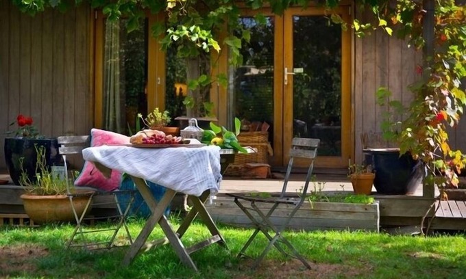 Musk House | Musk House- Pet friendly- country style cottage 10% discount off weekly stays