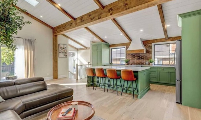 Rathwood Apartment | Muskoka Apt