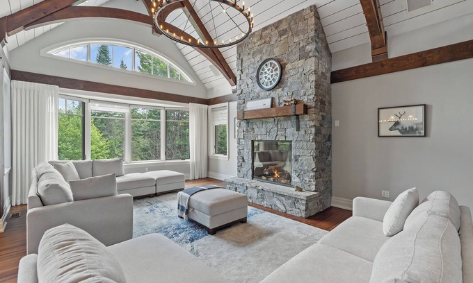 Lake of Bays Cottage | Muskoka Cottage Retreat, 6 Bedrooms Luxury Cottage