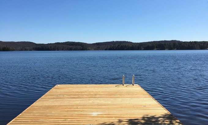 Lake of Bays Cottage | Muskoka, Cozy 3 Bedroom/2 Bathroom Cottage located on the coveted Lake of Bay
