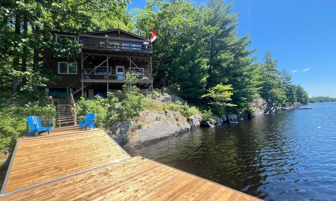 Gravenhurst Cottage | Muskoka Oak Hideaway