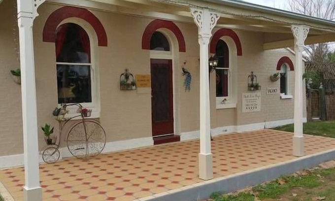 Rutherglen Bed & Breakfast | must love dogs B&B garden suite