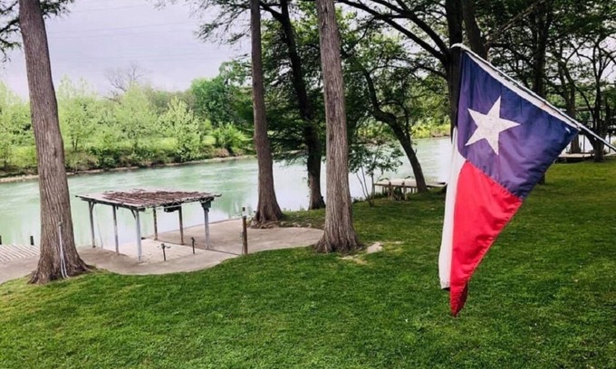 New Braunfels House | Must See Guadalupe Riverfront Home on Wooded Lot