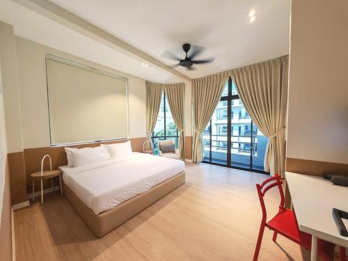 Downtown George Town House | Mutiara Gurney bySOL