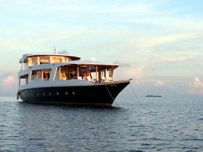 Gulhi Boat Rental | MV Aisha Shafari Boat