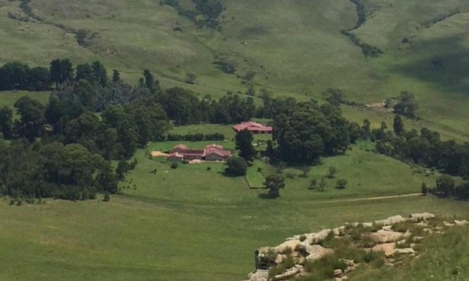 Phumelela Cabin | Mvemve Lodge at GrootPoort