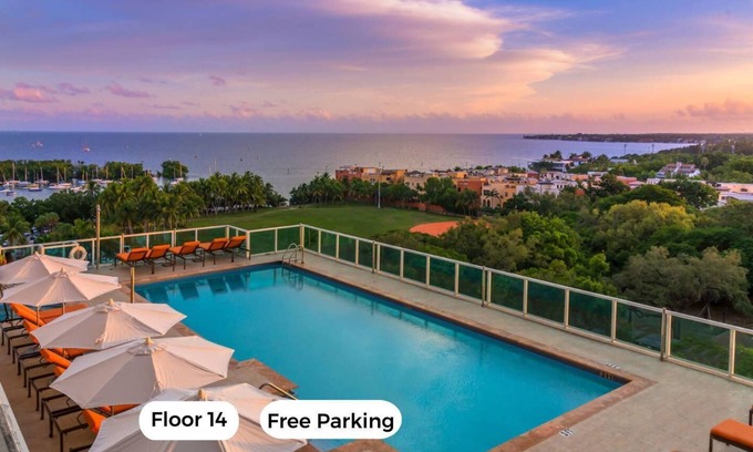 Coconut Grove Apartment | MVR Bright Suite with Premium Bedding