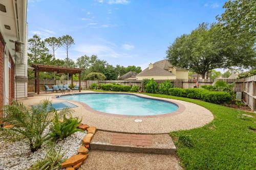 Clear Lake Villa | My Amazing Bay House & Pool