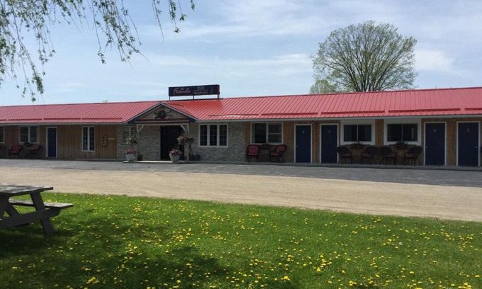 Manitoulin District Hotel | My Friends Inn Manitoulin