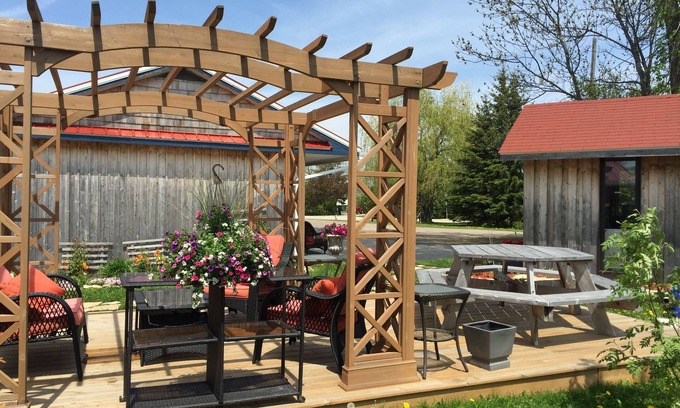 Manitoulin District Hotel | My Friends Inn Manitoulin